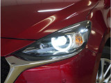 【LEDヘッドライト】省電力で長寿命の明るく運転しやすいLEDヘッドランプです。明るく照らすので暗い夜道からお客様を守ってくれます。お近くの広島マツダまでお越しください。