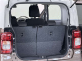 荷室はシートアレンジを行うことで広い荷室にすることが可能です 様々なシーンで活躍できますね
