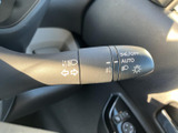 操作しやすいウインカーレバーで、安全運転をサポート。視覚的に分かりやすく、確実な合図を送ることができます。日常の運転をより安全に。