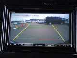 バックカメラ装備しております。駐車時に大変役に立ちますよ。駐車が苦手な方にも便利機能です。
