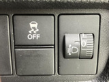視認性の高いメーター類は、運転に必要な情報をしっかりと表示。運転状況を的確に把握できます。
