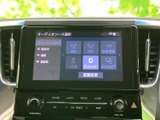 多様なソースに対応し、車内でのエンターテイメントを充実。お好みの音楽を楽しみながら、快適なドライブを過ごせます。