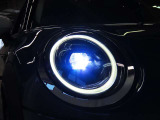 LEDオートヘッドライトを搭載しております。前方を明るく照らし夜間走行時に非常に重宝いたします。
