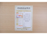 【車両検査証明書】店頭にてクルマの状態が一目で分かる検査証明書を公開中。トヨタ認定検査員が厳しく査定し、状態を点数と図解で表示しています。修復歴はもちろん、傷やヘコミの箇所や程度がご確認いただけます。