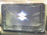 【9型ディスプレイオーディオ】お手持ちのスマートフォンとの連携で、ナビや音楽再生など各種アプリを使用可能。スマホに近い感覚でお使いいただけます♪