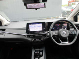ノートの運転席廻りになります。