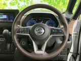 握りやすいステアリングで、正確な操縦をサポート。操作しやすい配置で、快適な運転体験を提供します。