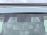【スズキ セーフティサポート】走行中に前方の車両等を認識し、衝突しそうな時は警報とブレーキで衝突回避と被害軽減をアシスト。より安全にドライブをお楽しみいただけます。
