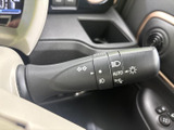操作しやすい位置に配置されたウインカーレバーです。スムーズな操作で、安全な車線変更をサポートします。