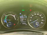 視認性の高いメーター類は、運転に必要な情報を的確に伝えます。先進の安全機能表示も確認できます。