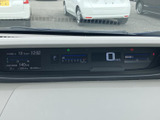 視認性の高いメーター類で、運転に集中できます。車両情報もひと目で確認できるため、安全運転をサポート。日常のドライブから長距離移動まで安心です。