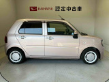 車両右側面からの写真になり。車をご覧になりたい時はお気軽に最寄りの店舗へご相談下さい。