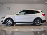 BMWではロングホイールベースの採用をしており、すべての車種に適用され、走行中の安定感の向上されております。また室内空間の広さにも貢献しております。