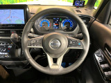 【純正革巻きステアリング】上質な革を使用することで、手にしっかり馴染みとても運転しやすいハンドルです♪