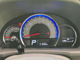 視認性の高いメーター類で、運転に必要な情報を的確に把握できます。運転に集中できる、シンプルで分かりやすいデザインです。
