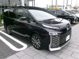 広々とした車内空間に優れた燃費性能。更にデザインも上質で人気のお車です!