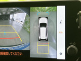 後方の状況を画面で確認できるので、狭い場所での駐車も安心です。安全な運転をサポートする頼もしい機能です。