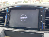 【メーカー純正ナビ】インテリアに溶け込むスタイリッシュな「専用設計」メーカーナビを装備♪視認性や操作性など基本性能にも優れ、より上質なカーライフをお楽しみいただけます。