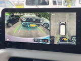 狭い場所でも安心のバックモニター付き。後方の状況をクリアに映し出し、安全な駐車をサポートします。ガイドライン表示で、より正確な駐車操作が可能です。