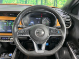 【純正革巻きステアリング】上質な革を使用することで、手にしっかり馴染みとても運転しやすいハンドルです♪