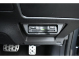 ETCは運転席インパネ右下に専用カバーによって埋め込まれています