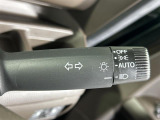 【オートライト(AUTO)】外の明るさをシステムが感知して、自動でヘッドライトが点灯します!ヘッドライトをつけ忘れを防ぐ便利機能です。