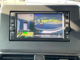 車両を上から見ているようなアラウンドビューモニターの映像をナビゲーション画面に映し出してくれるので、小さなお子様や障害物を確認できます。運転のしやすさはもちろん、事故防止にも役立ちます!