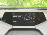 視認性の高いメーター類で、運転状況を的確に把握。必要な情報を瞬時に確認でき、安全運転をサポートします。運転に集中できる環境です。