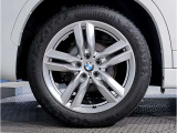 【BMWアロイホイル】軽量かつ強度に拘ったアロイホイル。走行性能ポテンシャルを引き出す設計。車の足元を引き締めてくれる大きなポイントはアロイホイルです。