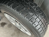 スチールホイールに冬タイヤ装着しています。