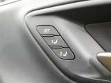 運転席のシートポジションを記憶・再現できるメモリー機能を搭載しています。