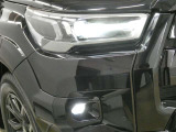 LEDヘッドライトです。デザイン性がよくとても明るいので、夜間の走行や悪天候でも安心です。しかも長寿命!