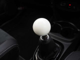 5速マニュアルミッション!切替もしやすく操作性を楽しみながら運転頂けます♪