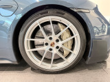 お車でお越しの方は、新御堂筋に面しておりアクセスが便利です。新名神「箕面とどろみIC」や名神「吹田IC」など、各方面の主要道路からスムーズにご来店いただける、お車でもアクセスしやすい好立地です。