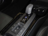 電動パーキングブレーキ・ブレーキホールドを装備してます。ホールド機能は信号待ちが多い一般道で疲労軽減になり、大好評です!
