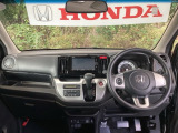 フロントガラスが大きく、ワイドな視界で運転もしやすくなるように、設計されています。