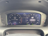 視認性の高いメーターで、運転に必要な情報をしっかり確認できます。運転席をスタイリッシュに演出し、運転をより楽しくします。