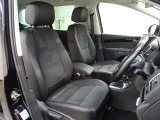 こちらのお車には認定中古車保証が1年間付いておりますのでご安心ください。さらなる安心を、という場合には、有料にはなりますが延長保証もございます。