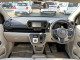 ドライバーシートからの眺めは、広々としていて見やすいです。運転に必要な情報が、しっかりと視界に入ります。