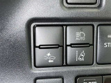 オートマチックハイビームとは、先行車や対向車のライトを認識し、ハイビームとロービームを自動で切り替える機能です。夜道の視界を確保します。詳細は販売店スタッフまでおたずねください。