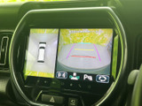 狭い場所での駐車も安心なバックモニター。後方の状況を画面で確認できるので、安全に駐車操作を行えます。運転に自信がない方にもおすすめです。
