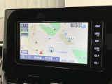 純正ナビを装備。タッチパネル式で使いやすく、お出かけもラクラクです。