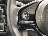 ステアリングにオーディオ操作スイッチが付いています。オーディオ画面に直接タッチしなくても操作が出来ますので、運転に集中できます。
