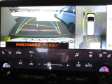 パノラミックビューモニター付きです。車両を上から見たような映像をディスプレイオーディオ画面に表示、運転席からの目線だけでは見にくい、車両周辺の状況をリアルタイムでしっかり確認できます。