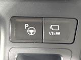 【リモート機能つきアドバンストパーク】専用スマートフォンアプリの使用で、車外から遠隔駐車・出庫が可能な先進機能。広い場所で乗り降りしたい時に便利です♪