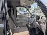 当社の査定士が直に査定し、入庫したお車なので、自信を持ってお勧め出来、また安心してお乗り頂けます!(支払総額は、車検又は法定点検に掛かる費用や、税金・登録手数料等が含まれた、店頭納車での総額です)