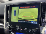 後方の見える安心をお届けするバックガイドモニター付:バックするときのアシストラインもあって楽々バック!車庫入れや縦列駐車をサポートし、苦手な駐車も安心です!今やもう手放せない装備ですネ♪