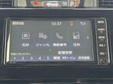 使いやすいインターフェースで、快適なドライブをサポート。様々な機能が直感的に操作でき、目的地設定もスムーズに行えます。情報満載で安心です。