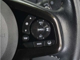 ◆アダプティブクルーズコントロール◆予め設定した車速内でクルマが自動的に加減速。前走車との適切な車間距離を維持しながら追従走行します。【LKAS】車線維持支援システムでステアリング操作を支援。