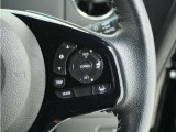 ◆アダプティブクルーズコントロール◆予め設定した車速内でクルマが自動的に加減速。前走車との適切な車間距離を維持しながら追従走行します。【LKAS】車線維持支援システムでステアリング操作を支援。